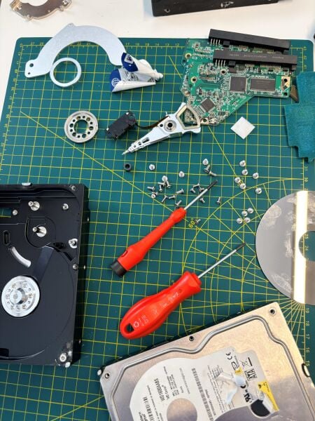 Çocuklar için Elektronik Atık İnceleme Atölyesi | Tek Seferlik